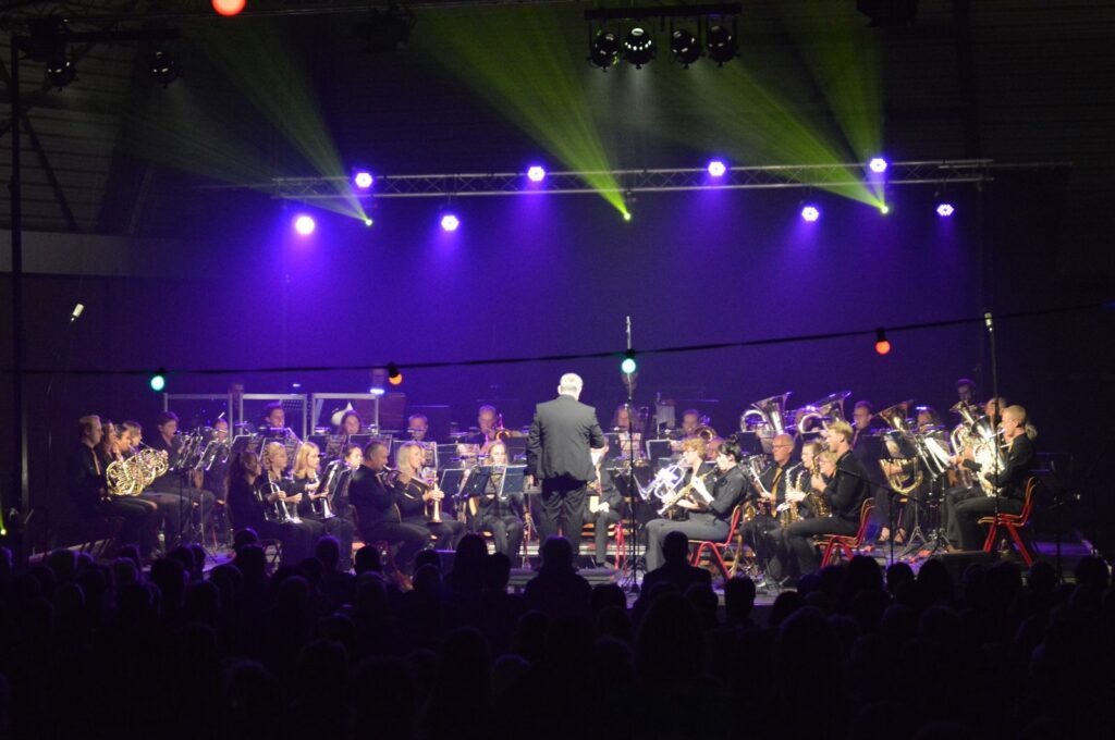 Brass & Rock in Leens